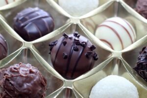 close-up-of-chocolate-balls-in-a-box